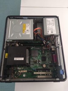 OptiPlex360 フタを外したところ。
